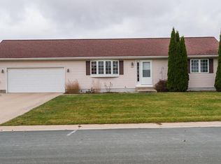 1201 6th St NE, Stewartville, MN 55976