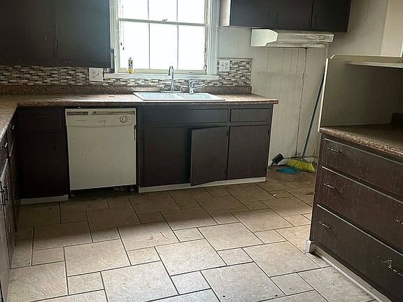 3rd image of 2314 Cleveland St
