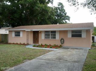 1605 Country Ln E, Clearwater, FL 33759