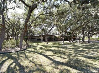 236 Mecca Dr, Hollywood Park, TX 78232