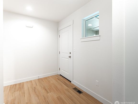 5th image of 202 Salmon Drive