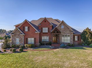2229 Rockingham Dr, Maryville, TN 37803