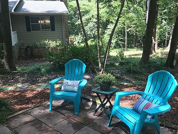 Front sitting area