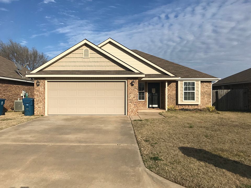 1st image of 2302 Bradford Cir