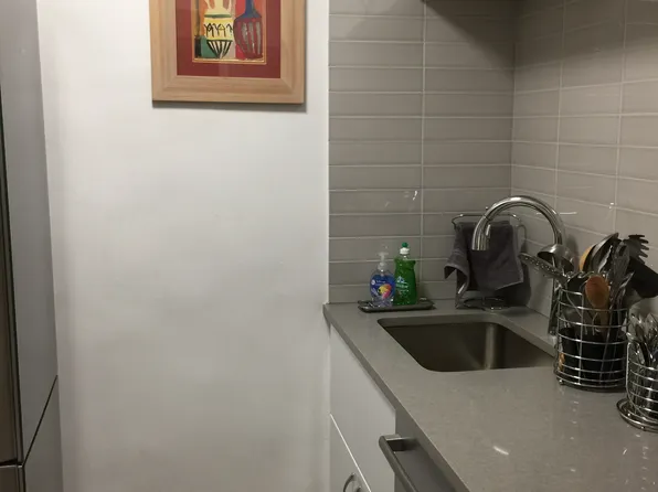 209 East 56th Street image 8 of 9