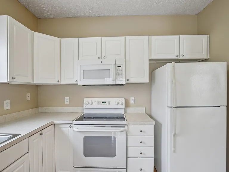 7841 Heaton Way — Photo 10