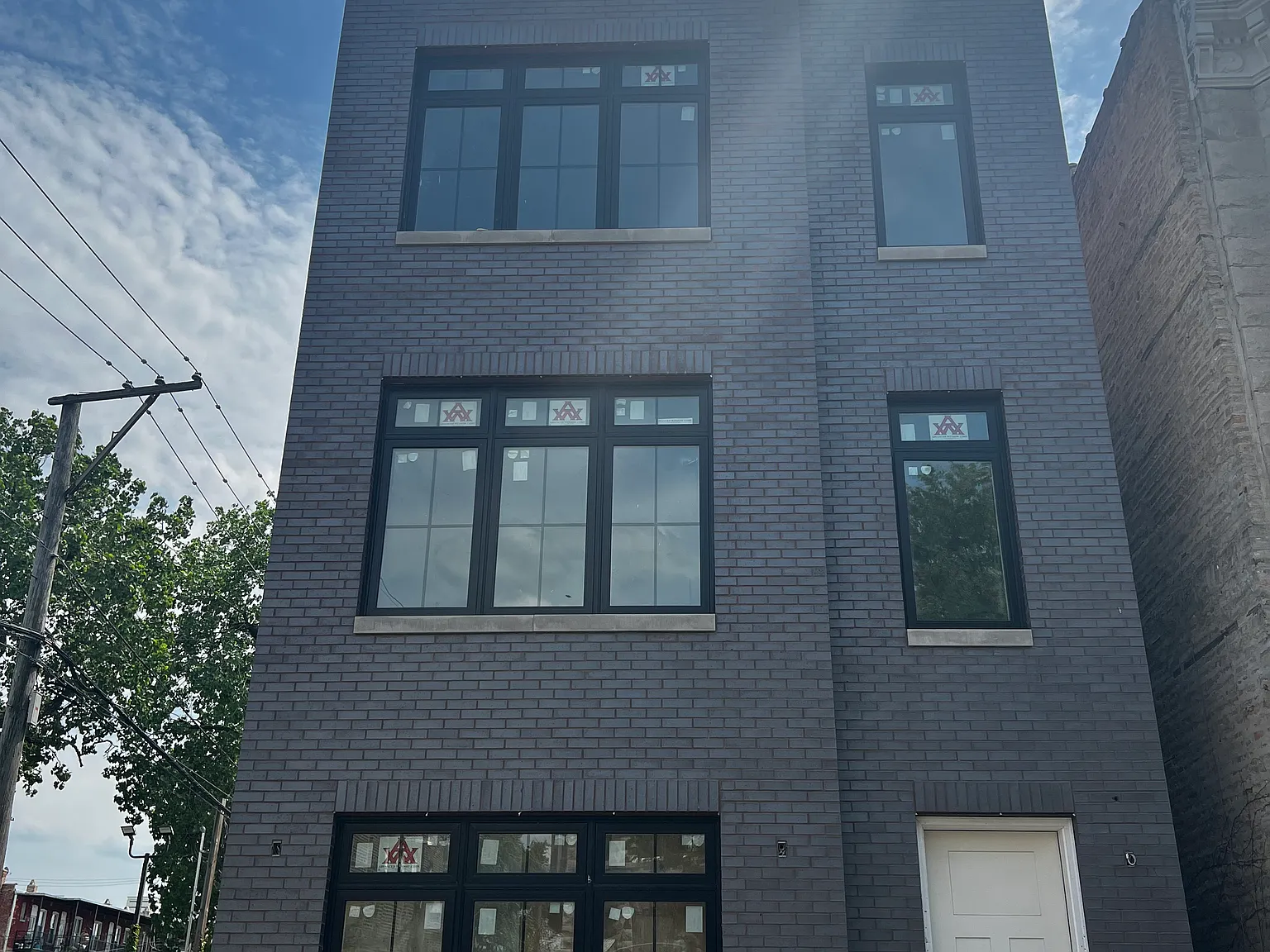 3 bed, 1200 sqft, $3,000 — Photo 1