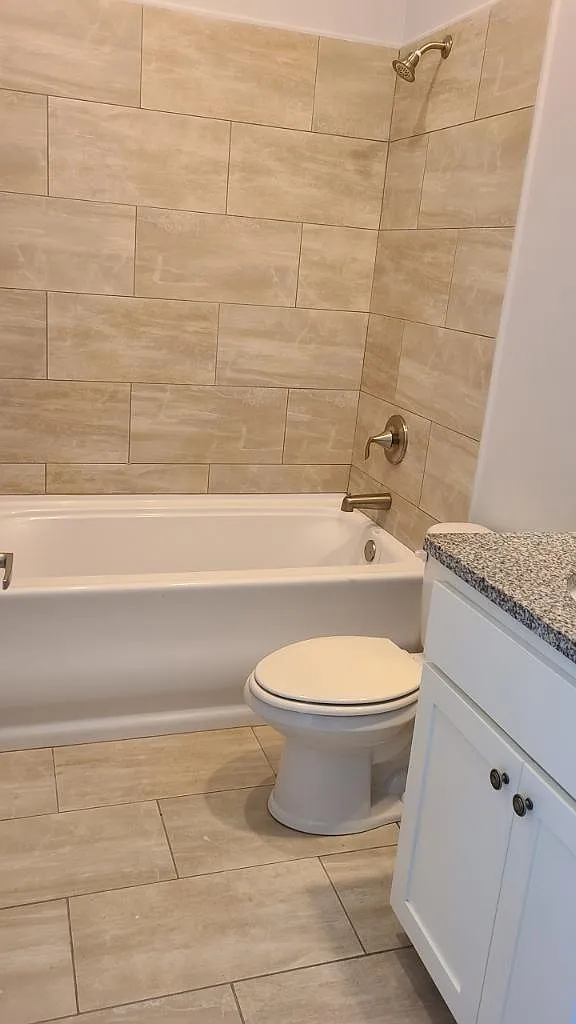 3 bed, 3.5 bath, 2201 sqft, $2,600 — Photo 1