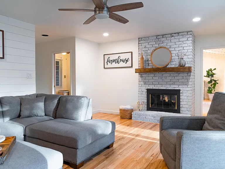 2317 Monticello Ave — Photo 4