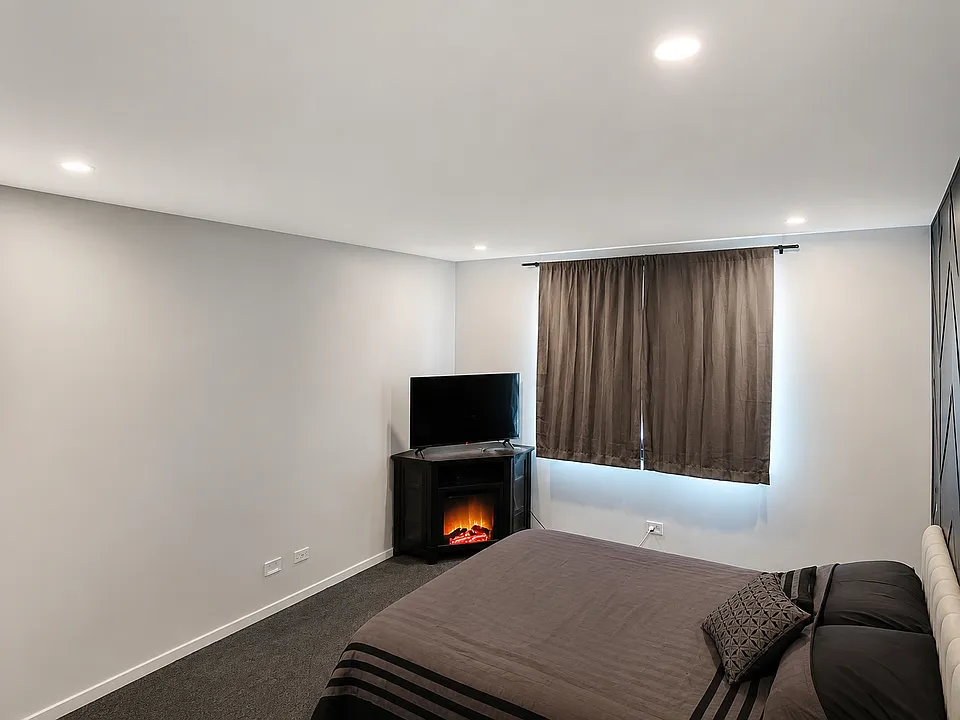 1615 N Milwaukee Ave #8A