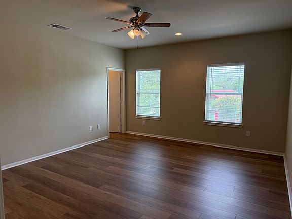 5th image of 207 Grange St