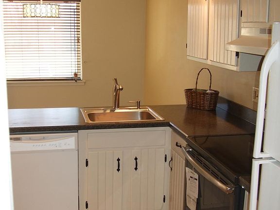 5th image of 200 Campbell Cir