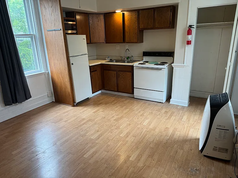 858 S High St #C — Photo 6