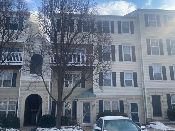 21852 Elkins Ter, Sterling, VA 20166