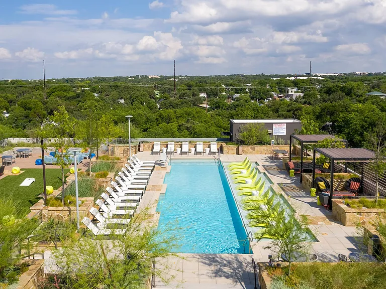 Fifteen15 South Lamar Apartments — Photo 27