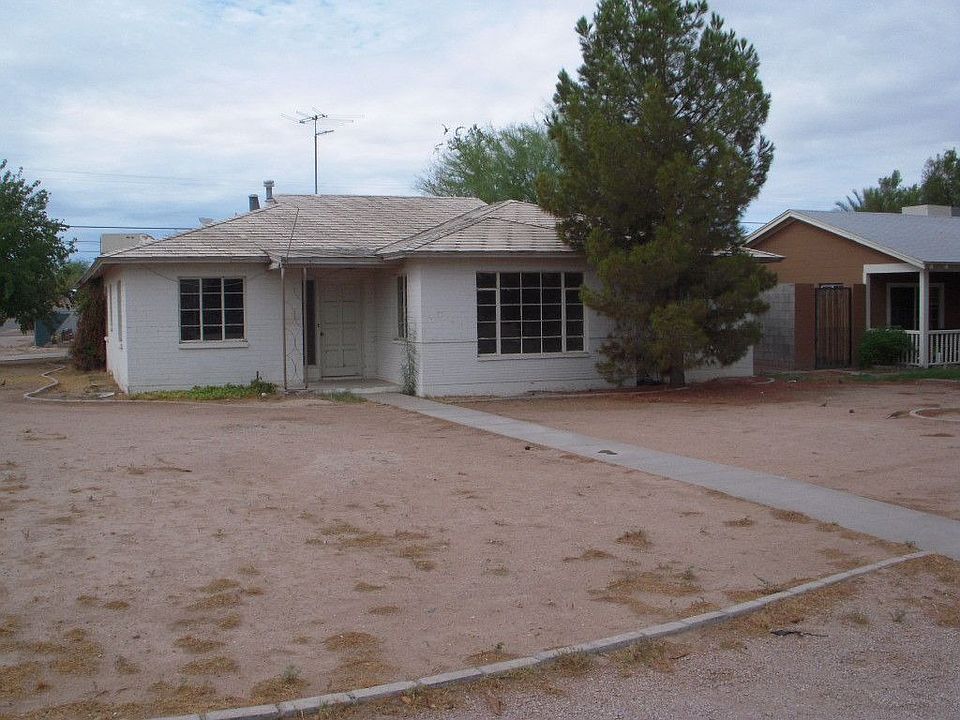 2nd image of 703 W Pinkley Ave