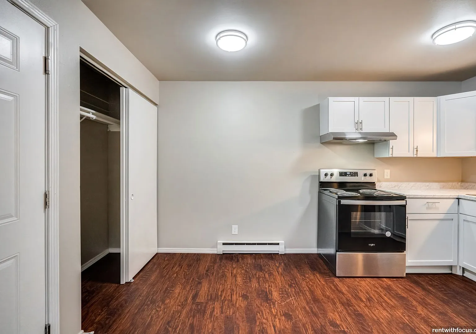 1105 Joyce Street — Photo 2