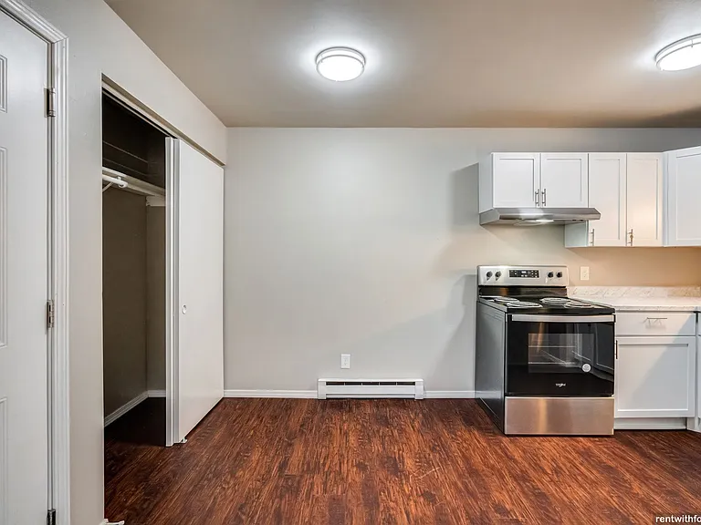 1105 Joyce St — Photo 2