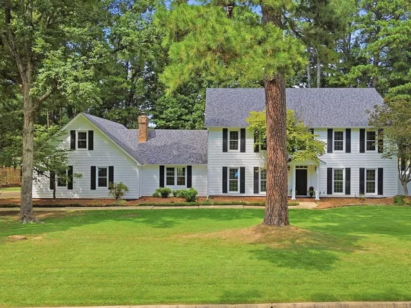 19 Club Manor Dr, Maumelle, AR 72113