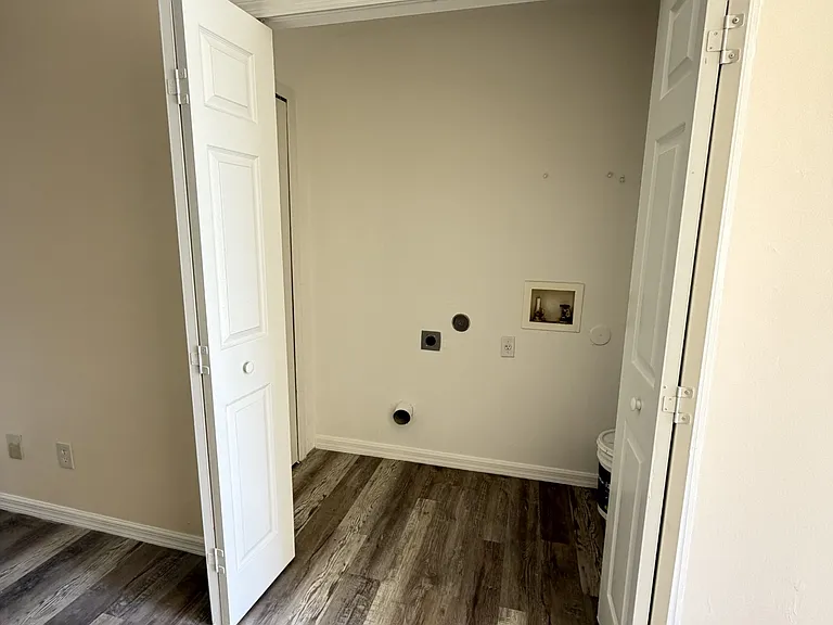 1019 SE 11th St #3 — Photo 6