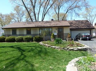 207 Tee Rd, Carpentersville, IL 60110