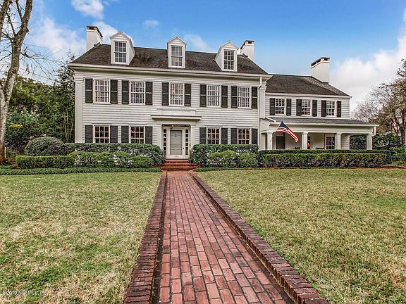 2nd image of 1846 Montgomery Pl