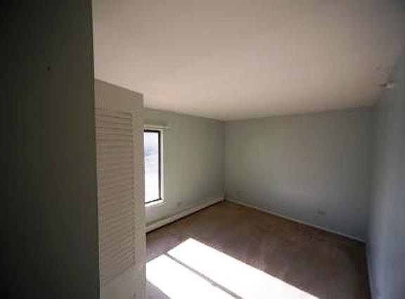 4th image of 1883 Somerset Dr