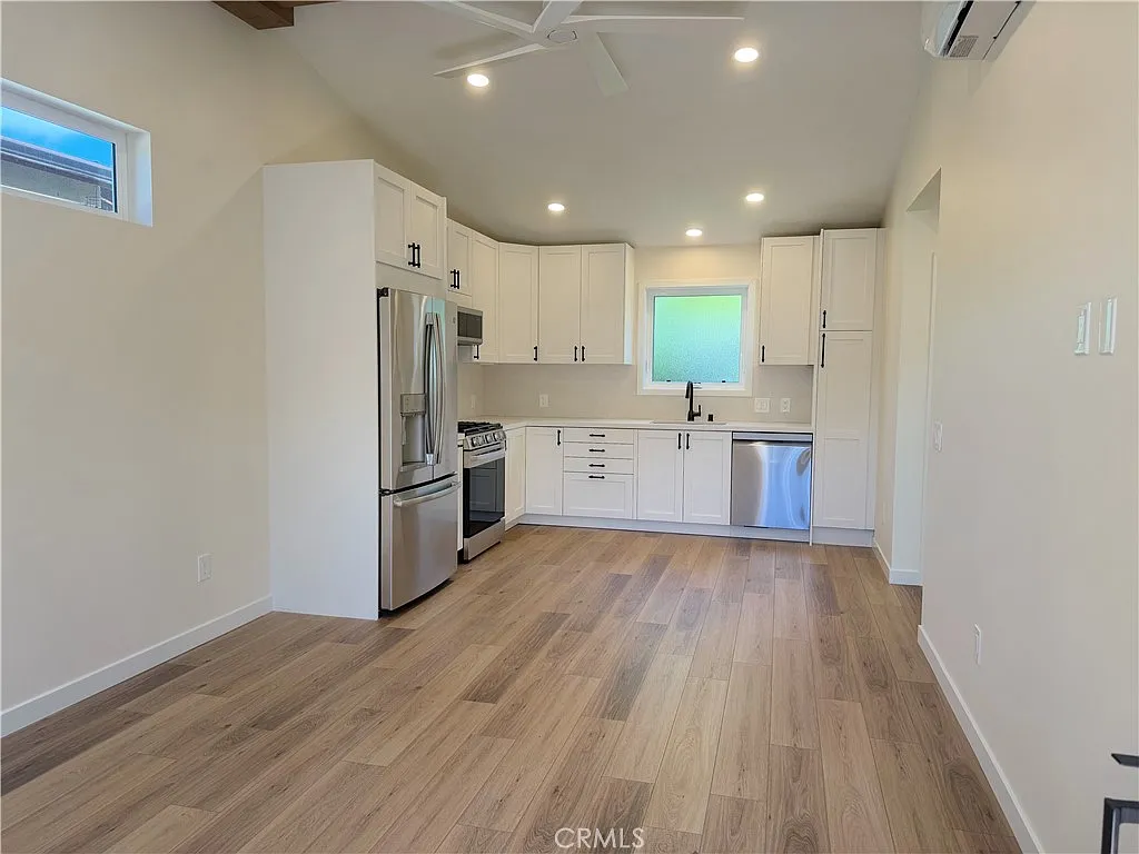 Building Photo - 32262 Avenida Los Amigos #A
