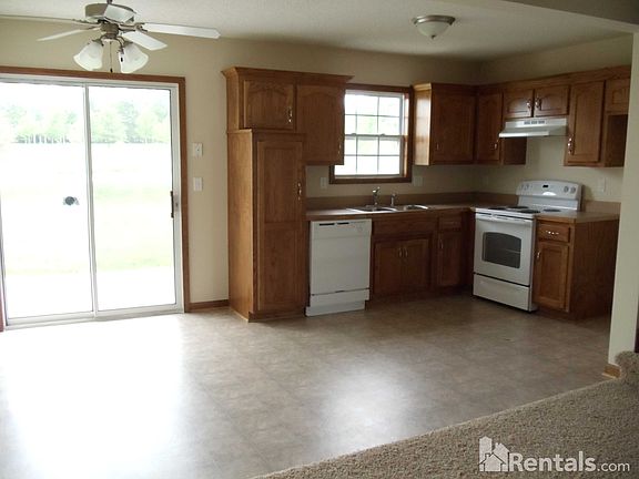 3rd image of 1645 SW Highland Dr #16-A