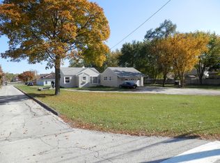 747 S Elmhurst Rd, Wheeling, IL 60090