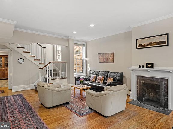 4th image of 2208 Rittenhouse Sq