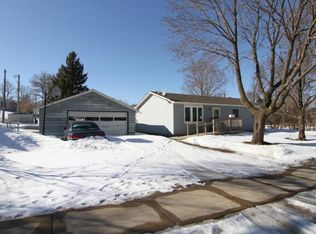 6821 Carmen Ave, Inver Grove Heights, MN 55076