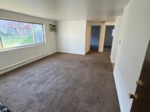 757 N 5th Ave APT 1, Kankakee, IL 60901