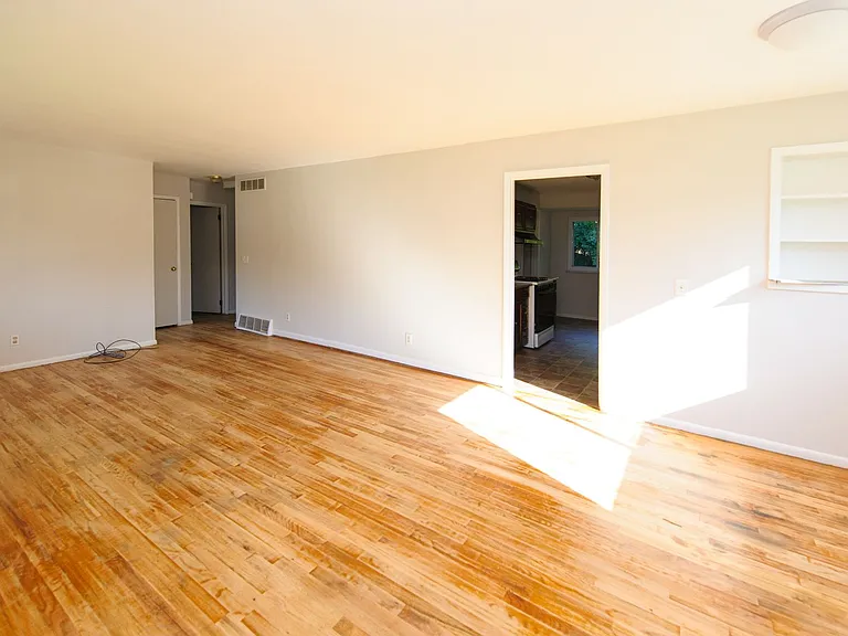 2656 Royal Glen Dr — Photo 5
