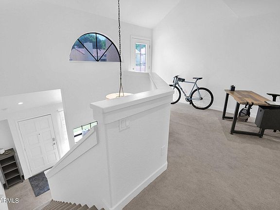 4th image of 1025 E HIGHLAND Avenue #7