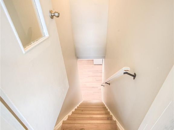 4th image of 29 Scrimger Ave