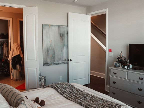 5th image of 102 Farm View Dr APT 1304