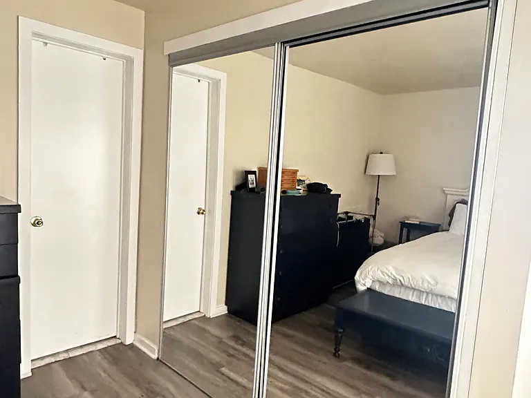 2061 Fitzwater St #1R — Photo 13
