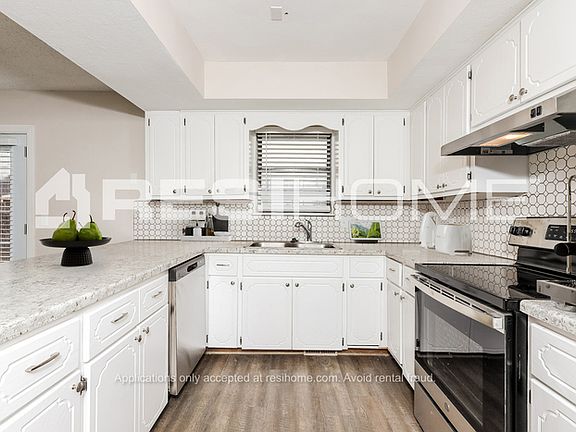 2nd image of 2200 Summer Oak Dr