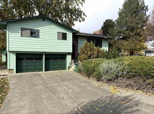 1329 Tamarack Dr, Moscow, ID 83843