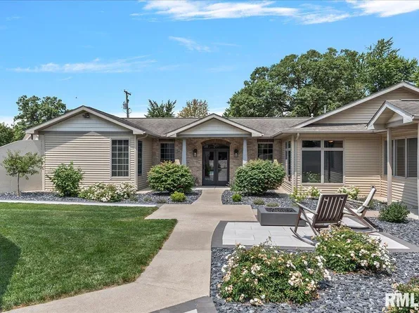 3912 Lincoln Trl, Taylorville, IL 62568