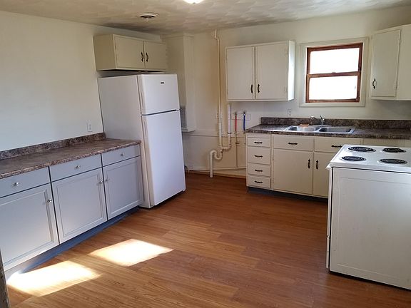 2nd image of 228 Canandaigua St #1