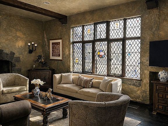 3rd image of 4538 Greystone Ave