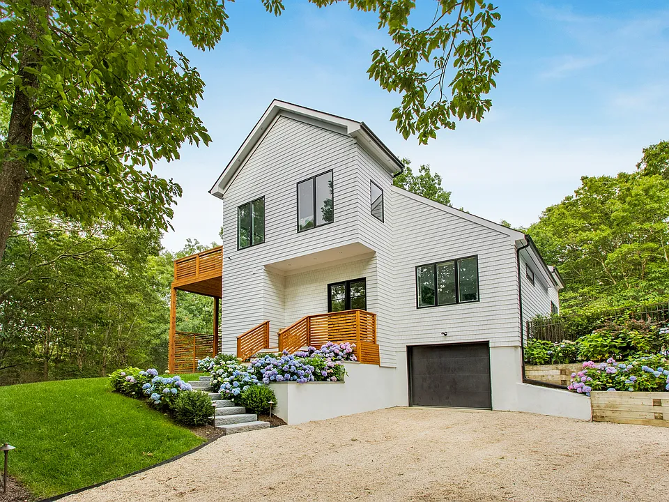 16 Breezy Dr
