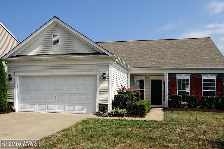 1st image of 37 Chantilly Pl
