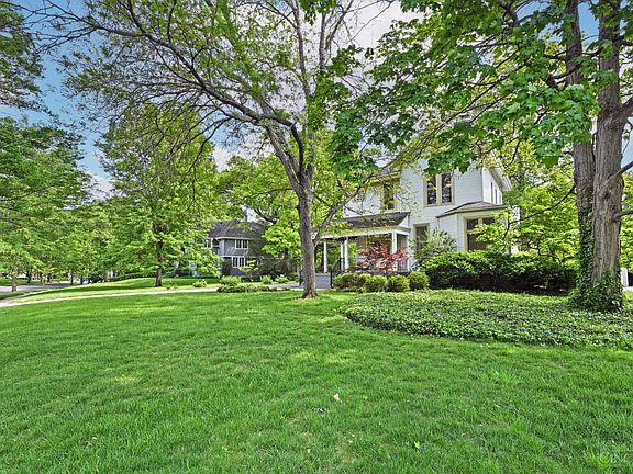 3rd image of 35 Walnut Ave