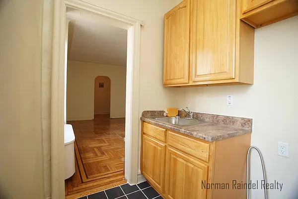 Rented by Norman Raindel, LREB | media 9