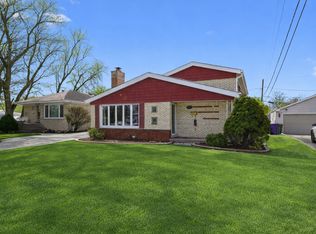 9016 S 48th Ct, Oak Lawn, IL