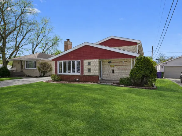 9016 S 48th Ct, Oak Lawn, IL 60453