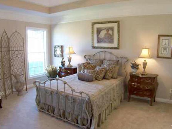 Master Bedroom-Main Level